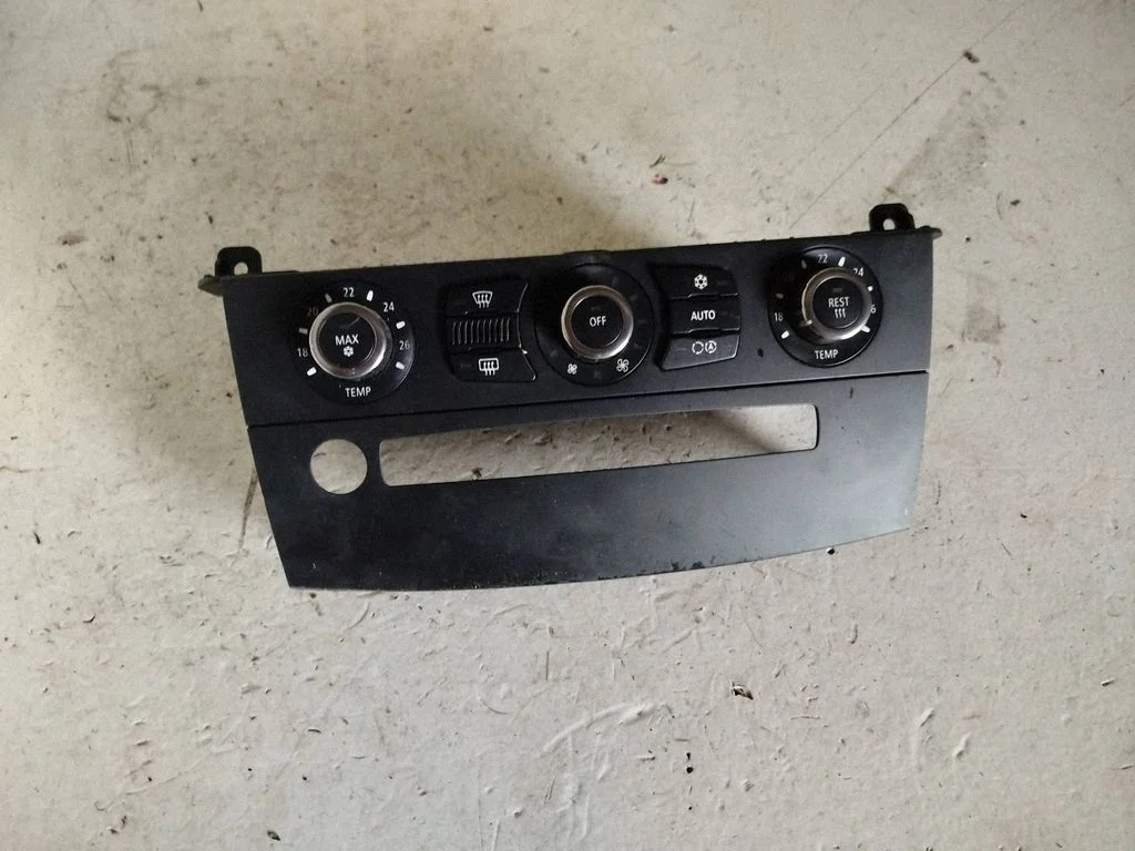 Climate control unit 6988504