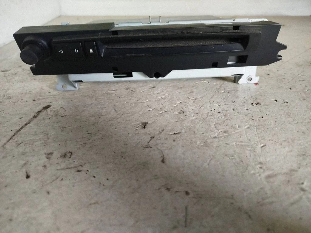 Radio/CD/DVD/GPS head unit 9117532