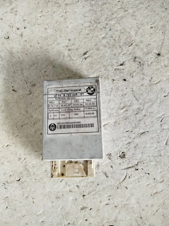Oro pakabos valdymo blokas (galinės)