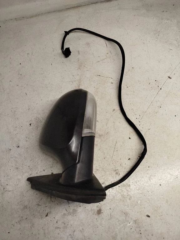 Front door electric wing mirror E13010880