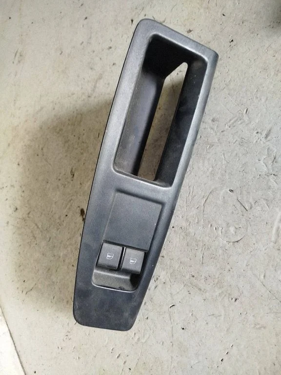 Przełącznik szyb elektrycznych 6Q2867172E
