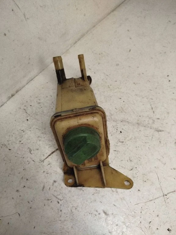Power steering fluid tank/reservoir G002000