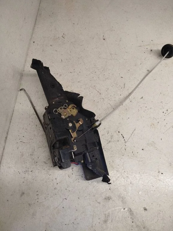 Rear door lock A6630