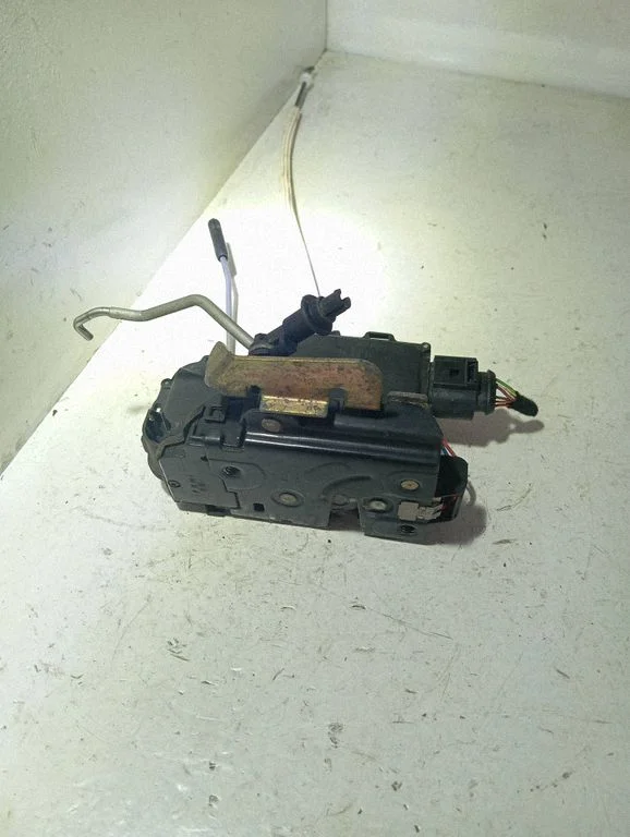 Front door lock J060999