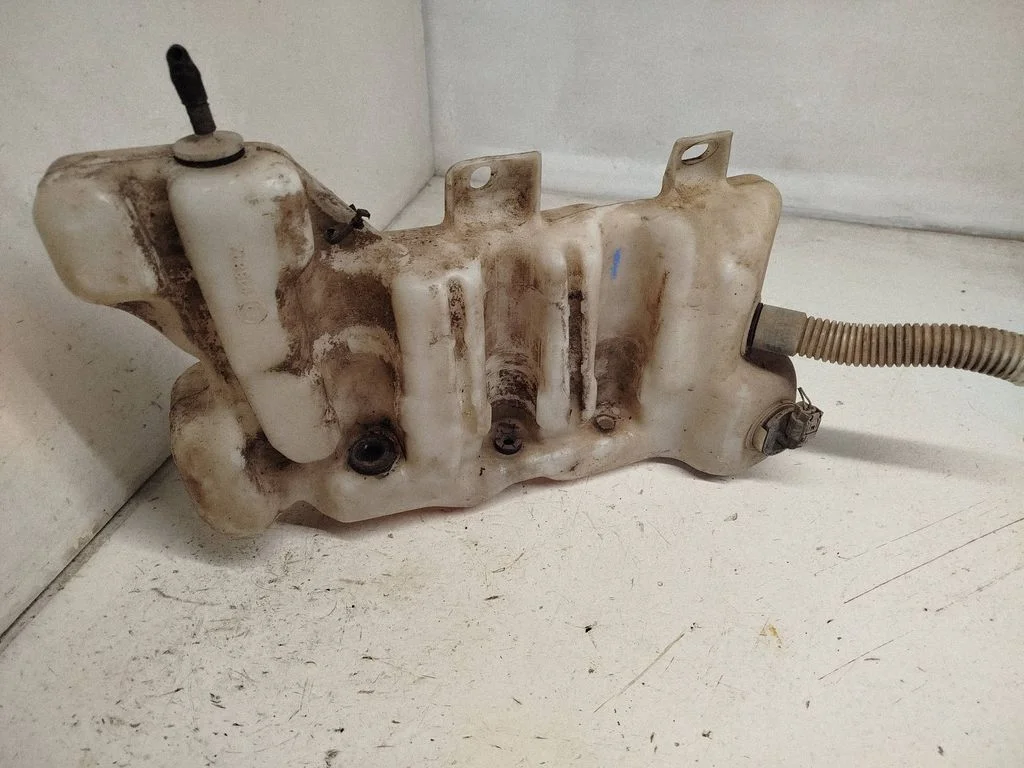 Windshield washer fluid reservoir/tank – BMW 5 Series E39 (1996-2003)