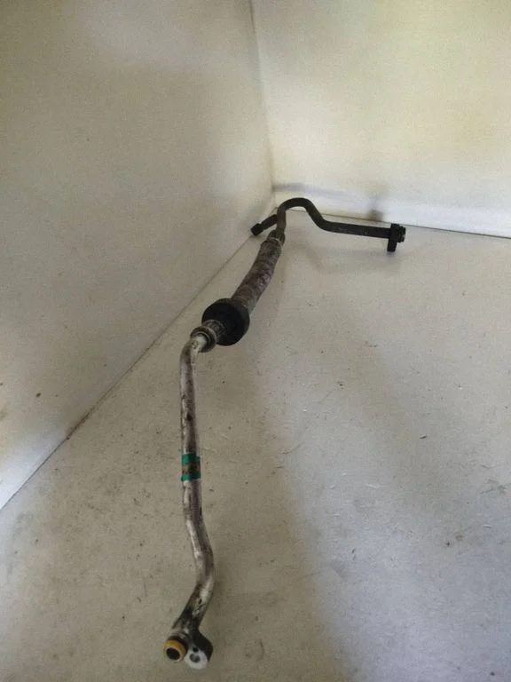 Air conditioning (A/C) pipe/hose