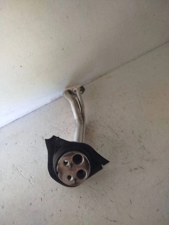 Air conditioning (A/C) pipe/hose 6904