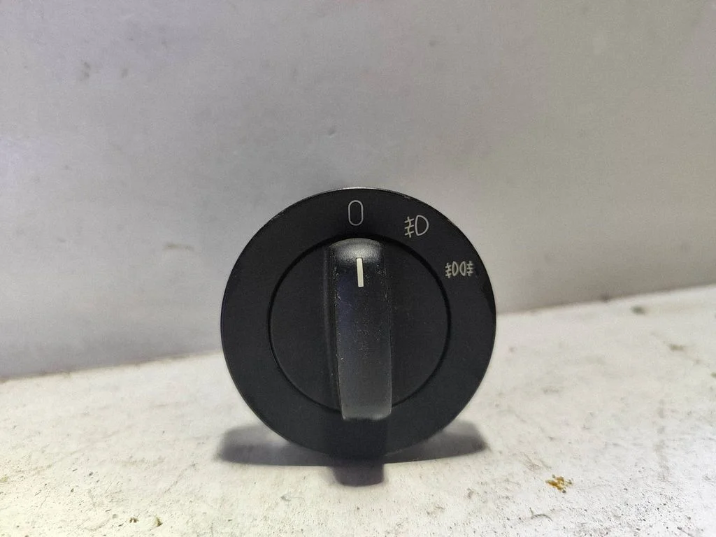 Light switch 549445500