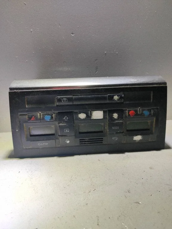 Gaisa kondicioniera/klimata/sildītāja vadības bloks (salonā) 0860083