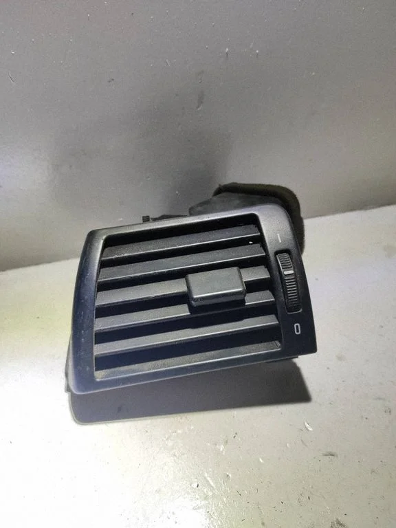 Dashboard side air vent grill/cover trim – BMW 3 Series E46 (1998-2005)