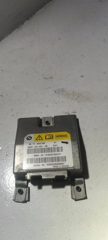 Drošības spilvenu vadības bloks – BMW 5. sērija E60 E61 (2004-2010)