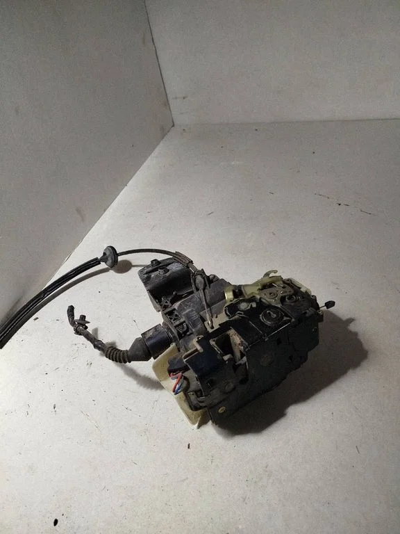 Rear door lock – left