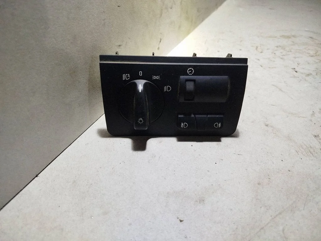 Light switch