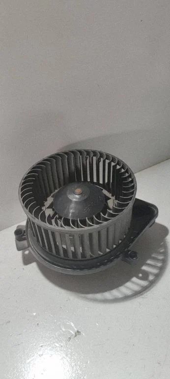 Krāsniņas ventilators/pūtējs 8E1820021E