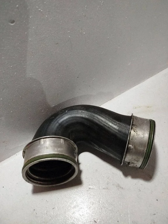 Intercooler hose/pipe