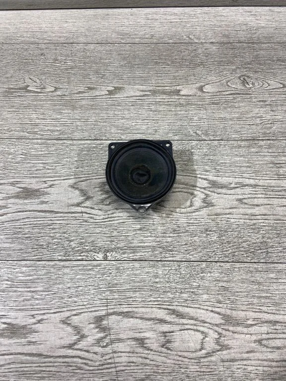 Front door speaker – BMW X5 E70 (2006-2013)