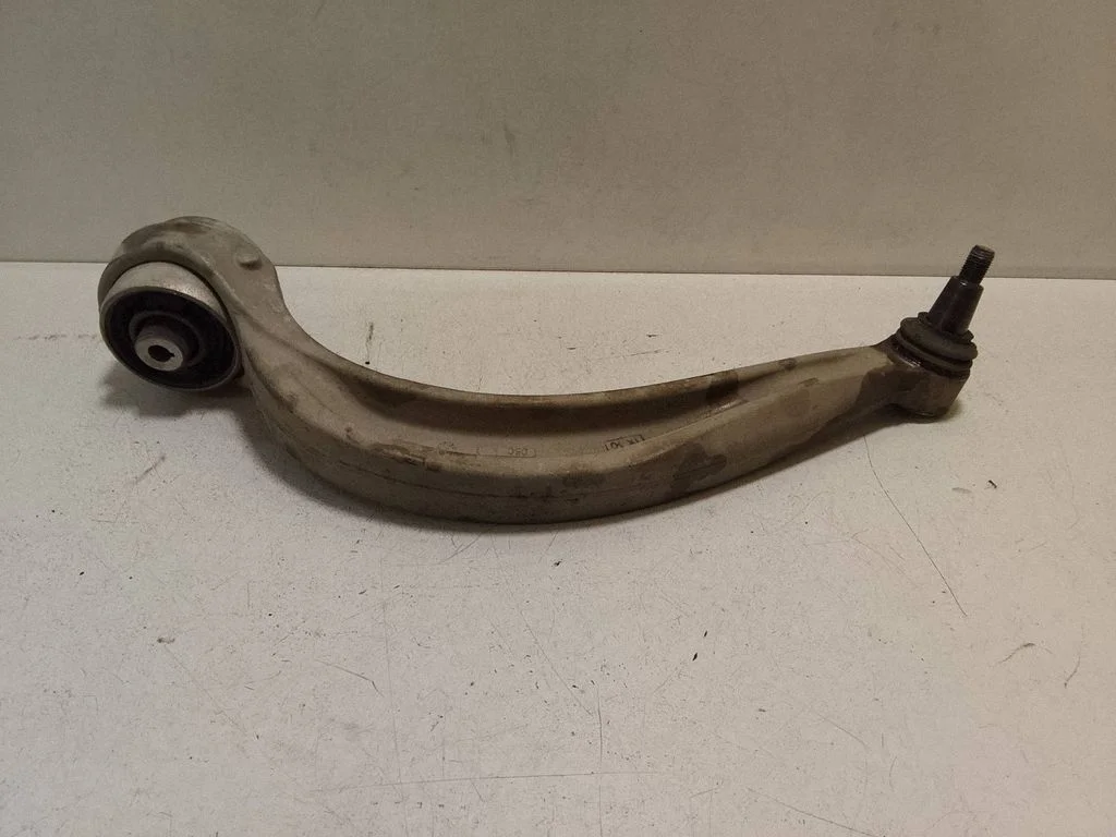 Front lower control arm/wishbone 4M0407696C