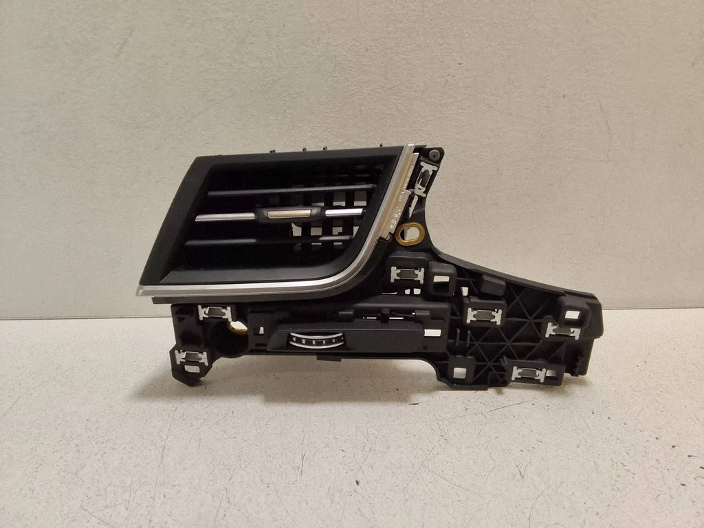 Dashboard side air vent grill/cover trim 4M1820901AN