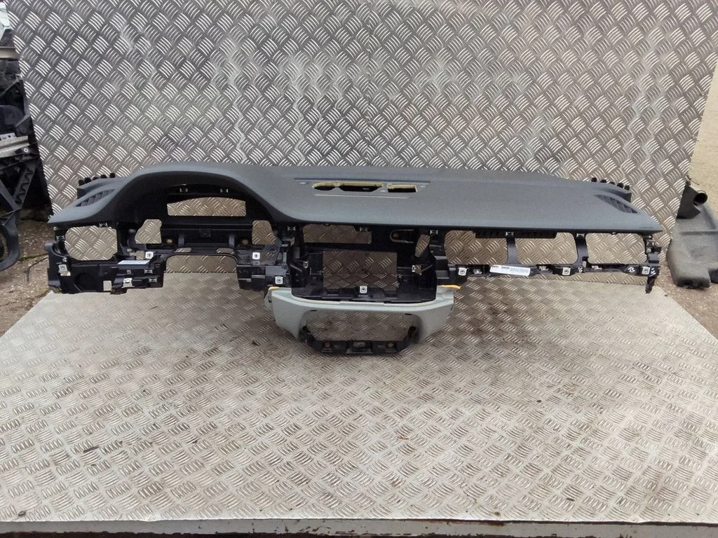 Dashboard 4M1857001H