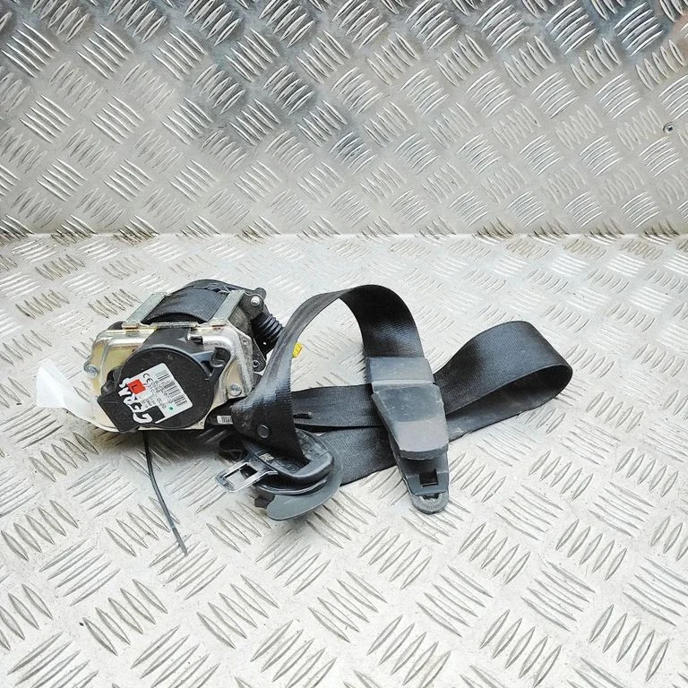 Pas bezpieczeństwa przedni 8W0857705V04