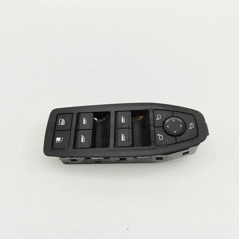 Elektrisko logu slēdzis 5A4B1C9