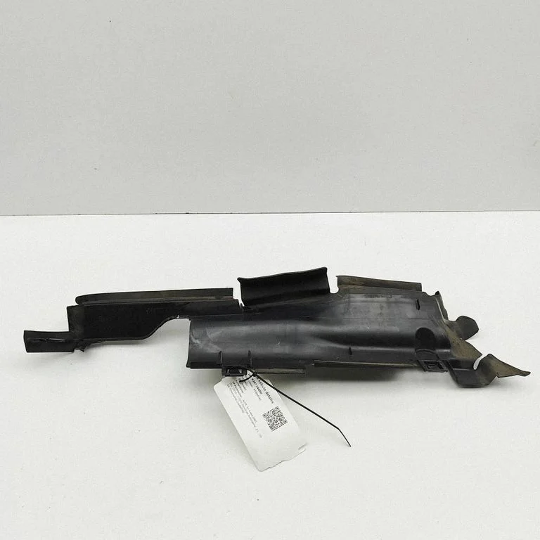 Kierownica powietrza chłodnicy 8W0121284AP