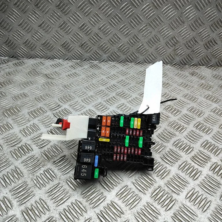 Drošinātāju bloks – Volkswagen Golf VIII (2019-)