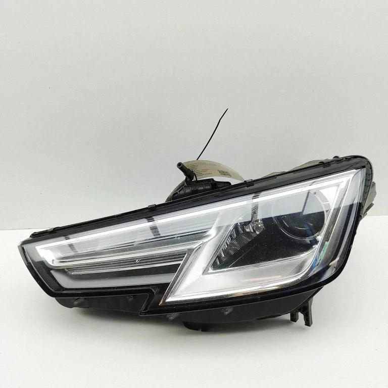 Reflektor 8W0941005A