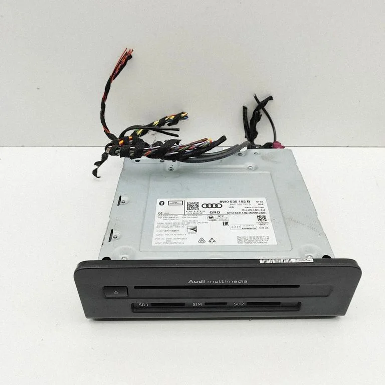 Radio, odtwarzacz CD/DVD, nawigacja 8W0035192B
