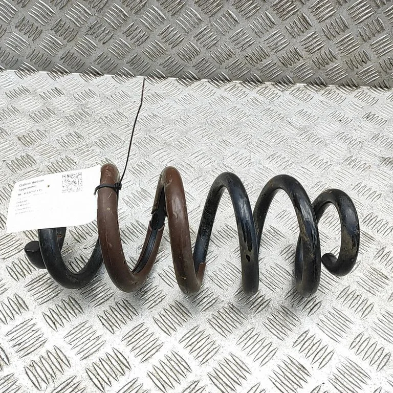 Rear coil spring 4823148A60