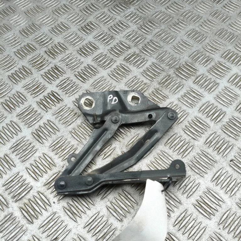 Engine bonnet/hood hinges BK2116800AD
