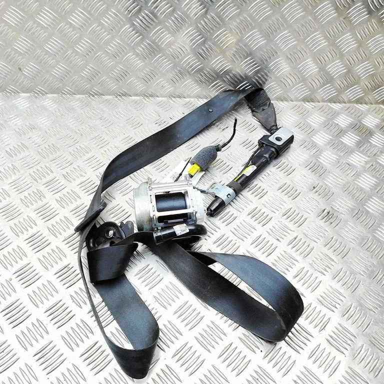 Eesmine turvavöö 5H0857620D