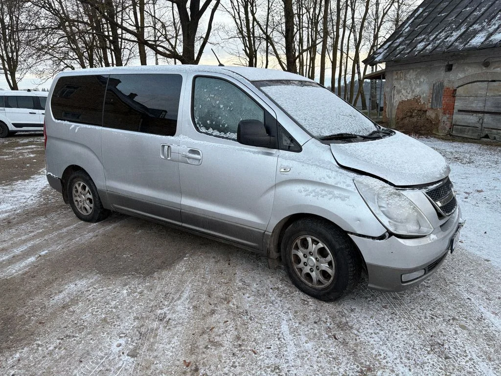 Hyundai H-1/Starex