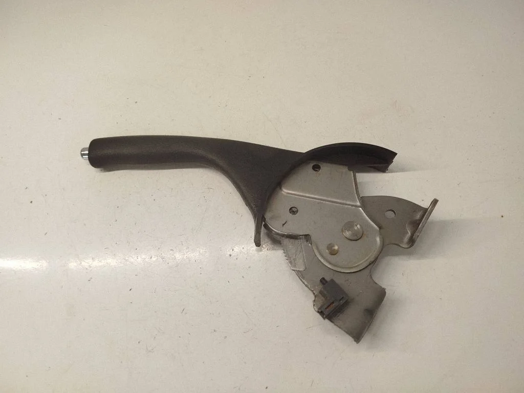 Handbrake/parking brake lever assembly