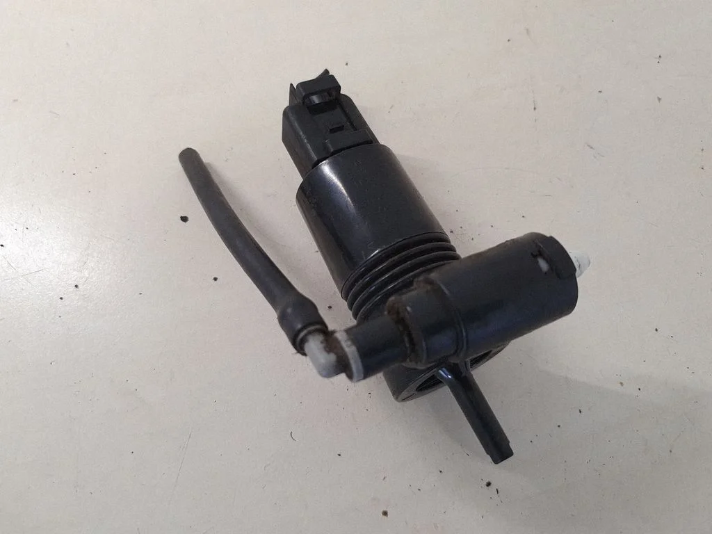 Klaasipesuvedeliku pump (klaaside) – Mini Cooper Countryman R60 (2011-2016)