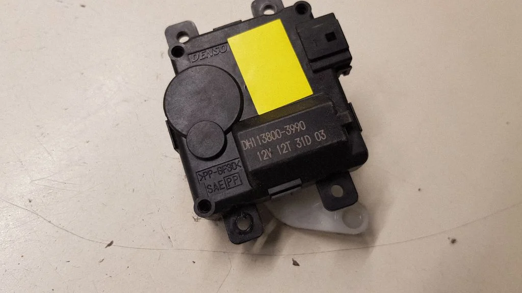 Gaisa aizvara motoriņš/aktuators DH1138003990