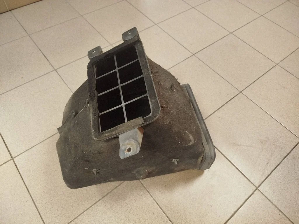 Salono oro mazgo plastikinis korpusas