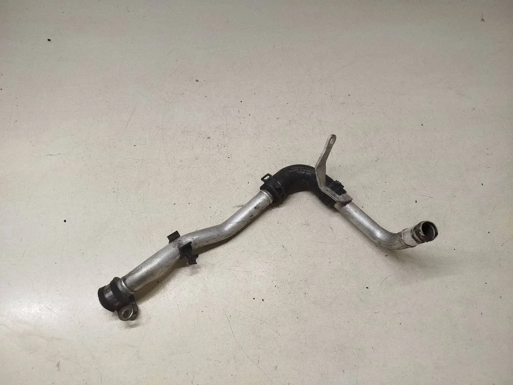 Engine coolant pipe/hose