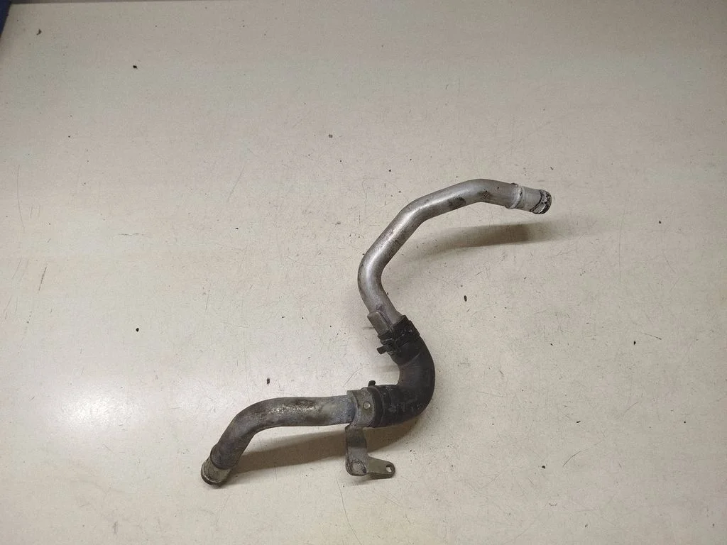 Engine coolant pipe/hose