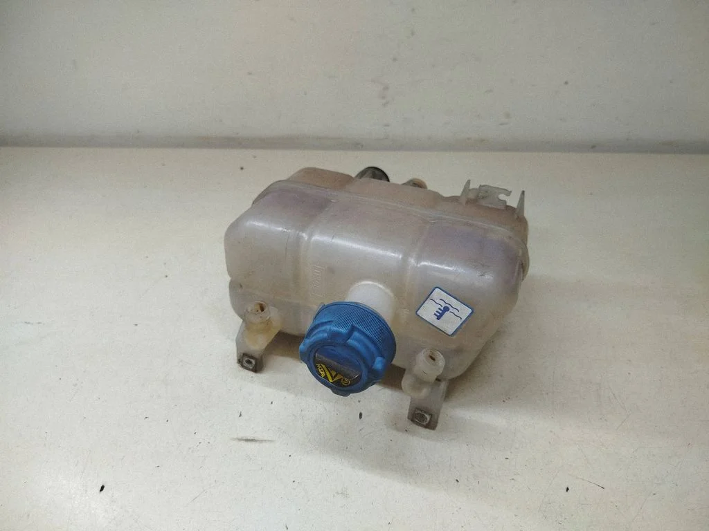 Coolant expansion tank/reservoir D348