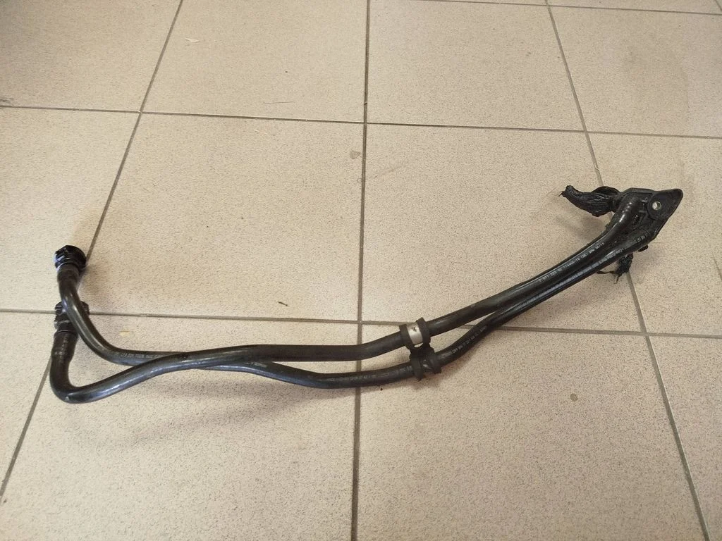 Pavarų dėžės tepalo aušintuvo vamzdelis (-ai)/ žarna (-os)