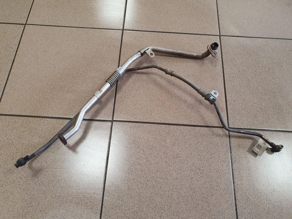 Turbo turbocharger oiling pipe/hose BK2Q6K679AB