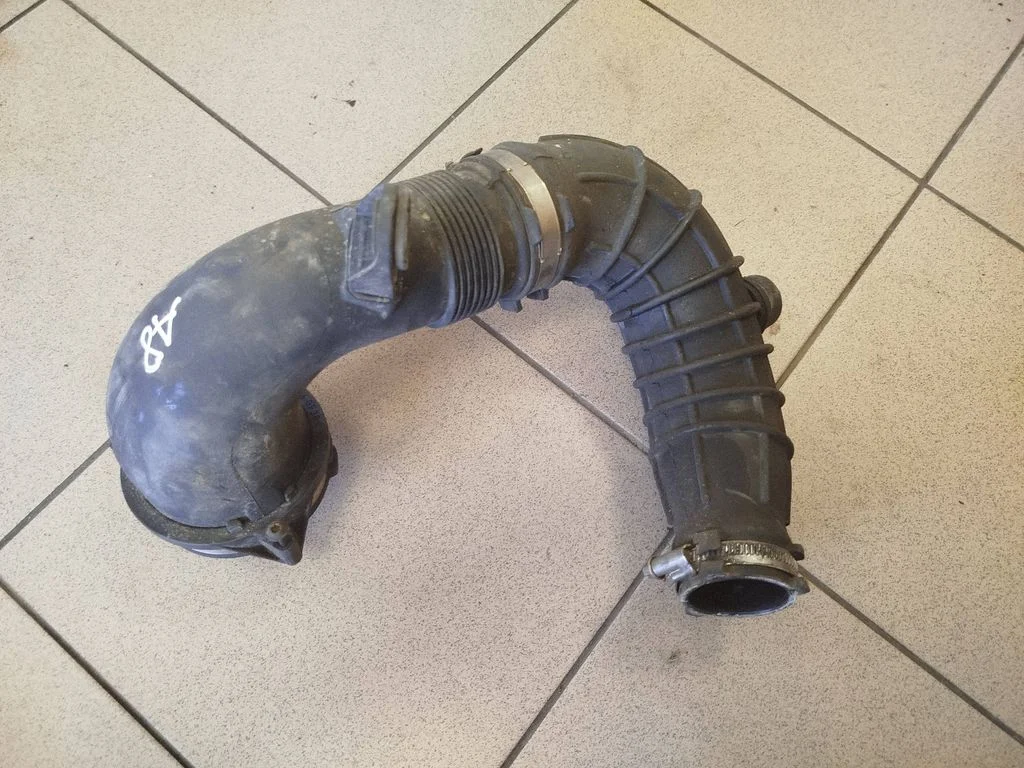 Air intake duct part 4H0129629B