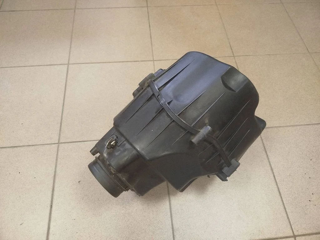 Air filter box 4H0133823