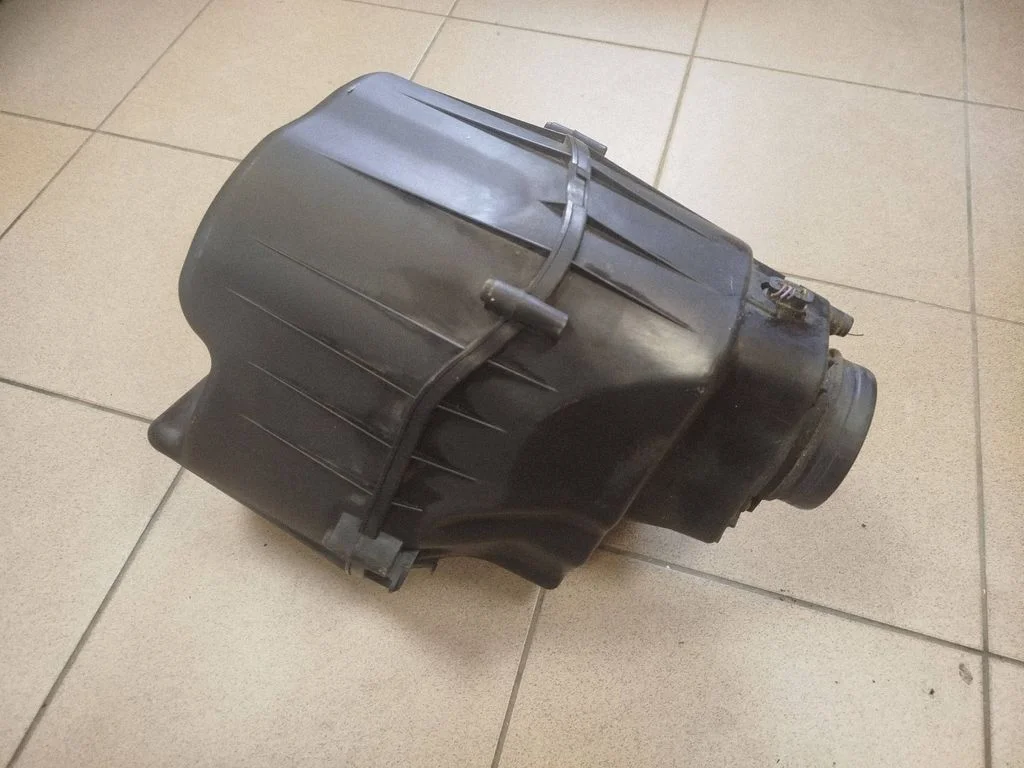 Air filter box 4H0133824