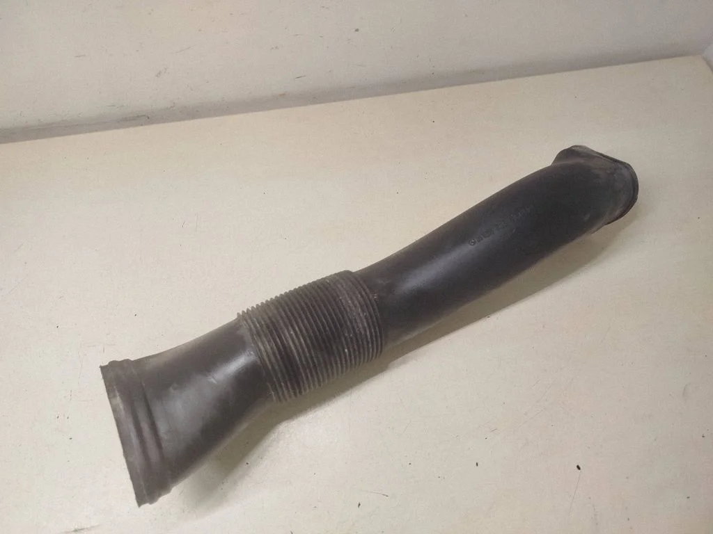 Air intake hose/pipe A1645050961