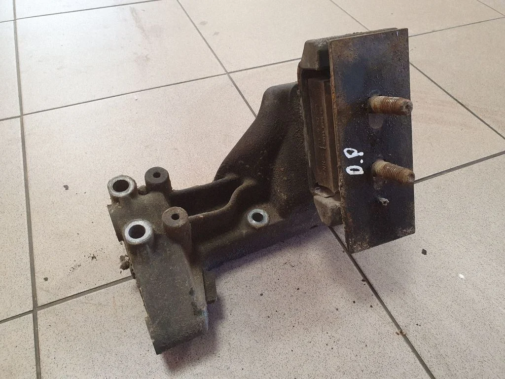 Engine mounting bracket – Iveco Daily 3rd gen (2000-2006)