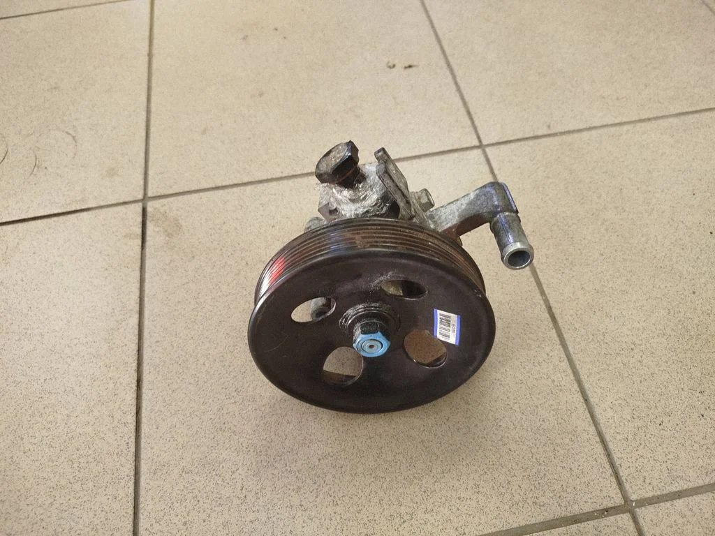 Roolivõimendi pump – KIA Sorento (2010-2014)