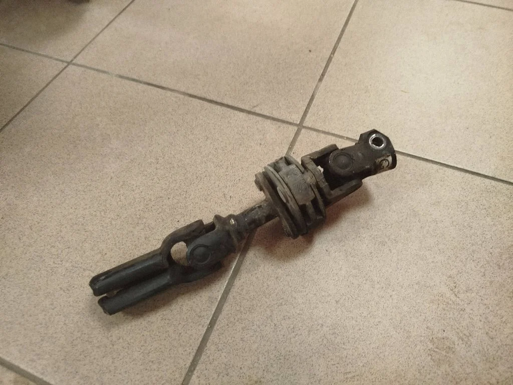 Steering column universal joint