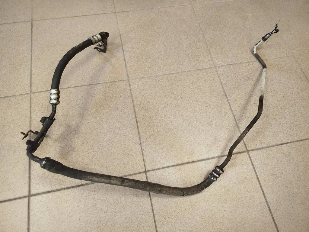 Power steering hose/pipe/line